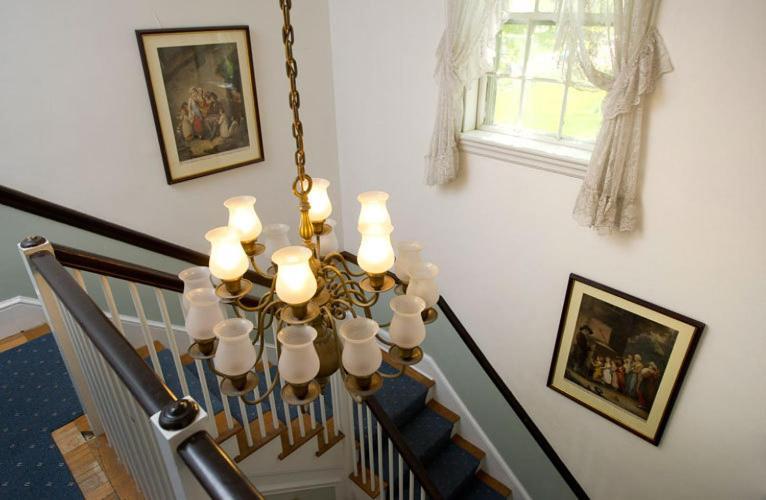 Anne'S White Columns Inn Bar Harbor Bagian luar foto