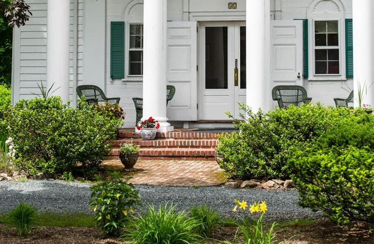 Anne'S White Columns Inn Bar Harbor Bagian luar foto