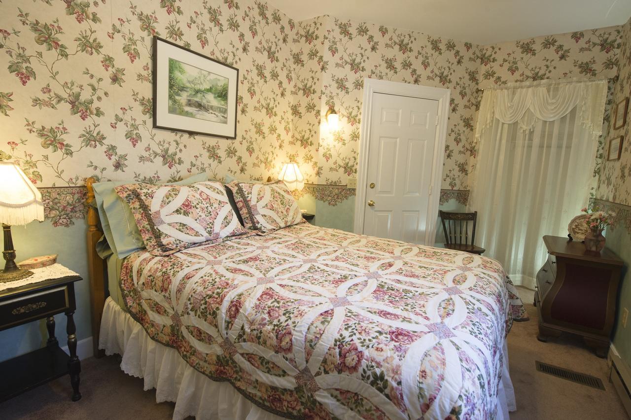 Anne'S White Columns Inn Bar Harbor Bagian luar foto