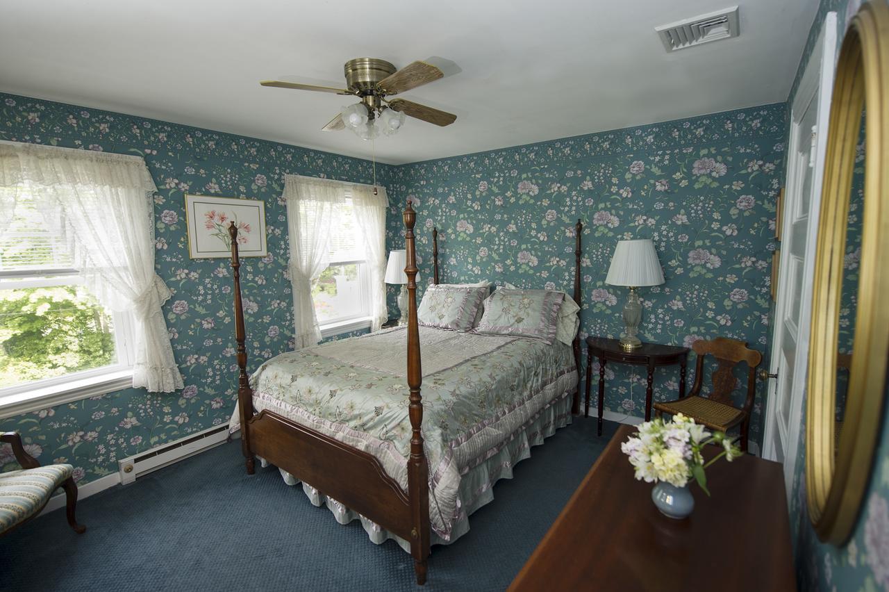 Anne'S White Columns Inn Bar Harbor Bagian luar foto