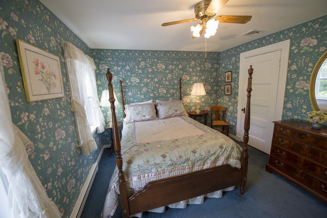 Anne'S White Columns Inn Bar Harbor Bagian luar foto