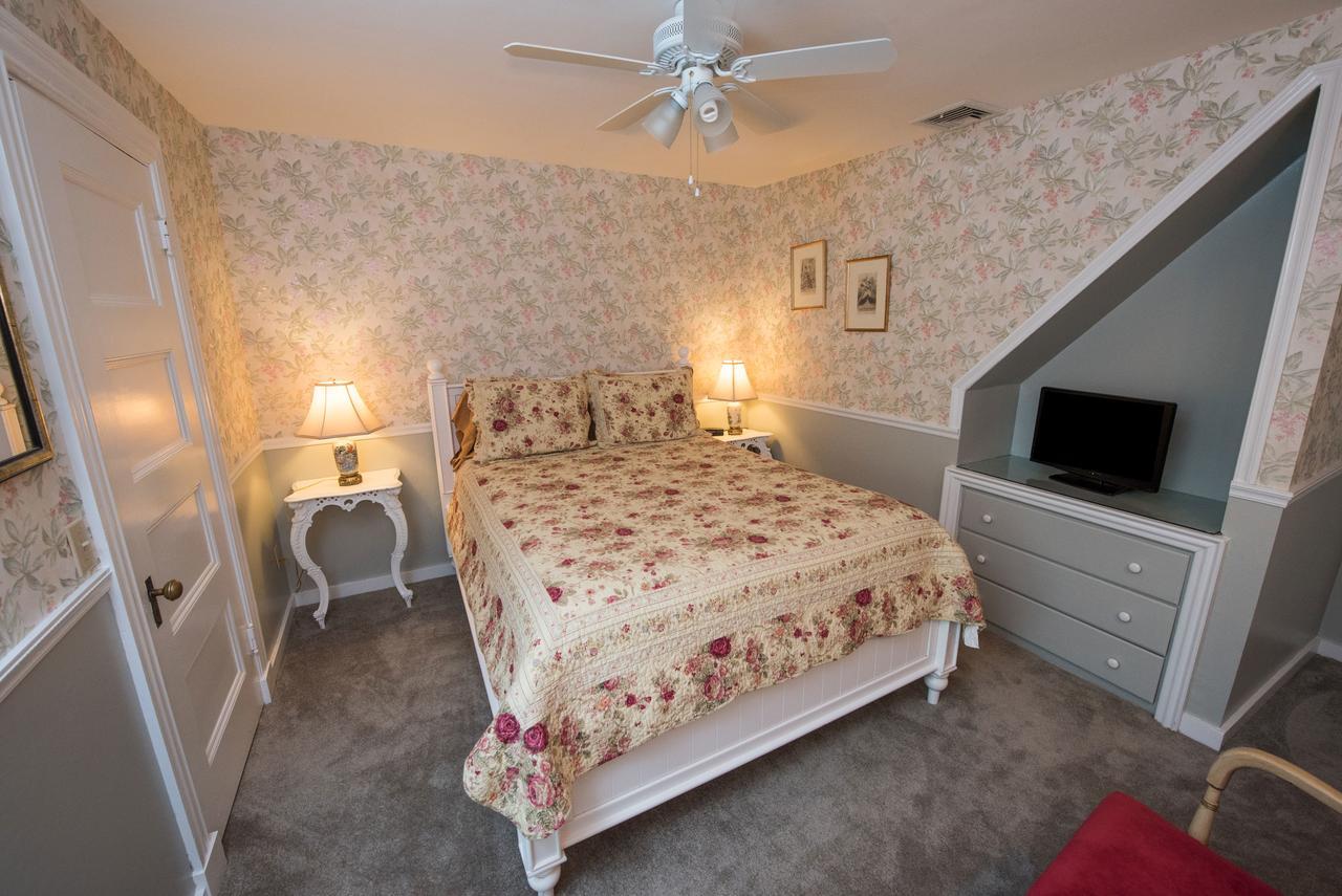 Anne'S White Columns Inn Bar Harbor Bagian luar foto