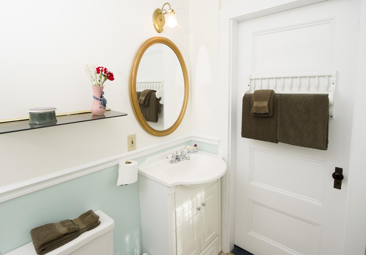 Anne'S White Columns Inn Bar Harbor Bagian luar foto