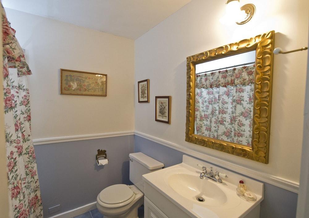 Anne'S White Columns Inn Bar Harbor Bagian luar foto